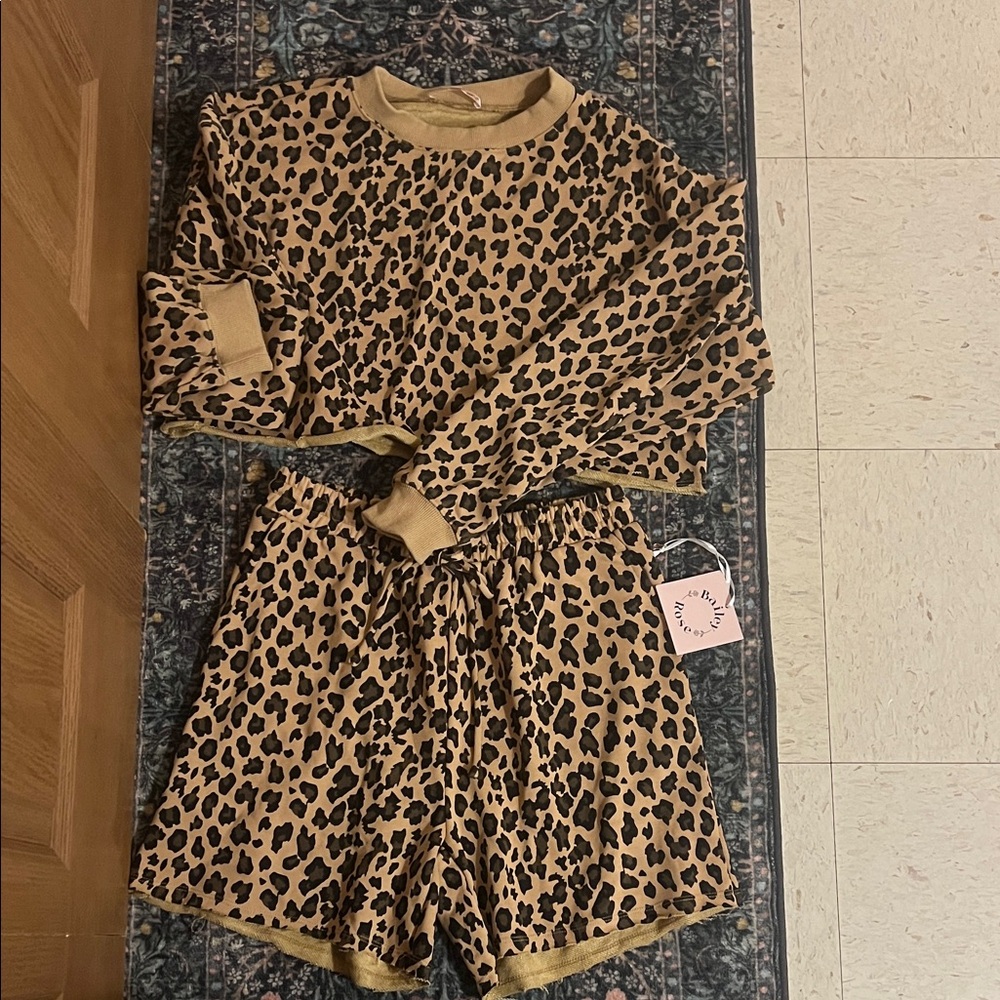 Bailey Rose Women’s Leopard Set
